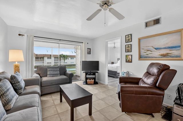 9855 Sandalfoot Boulevard Apt 317, Boca Raton, FL 33428