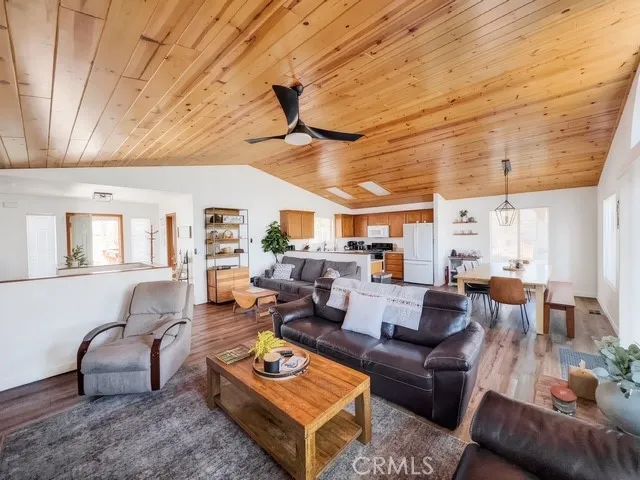 33159 Holcomb Creek, Green Valley Lake, CA 92341