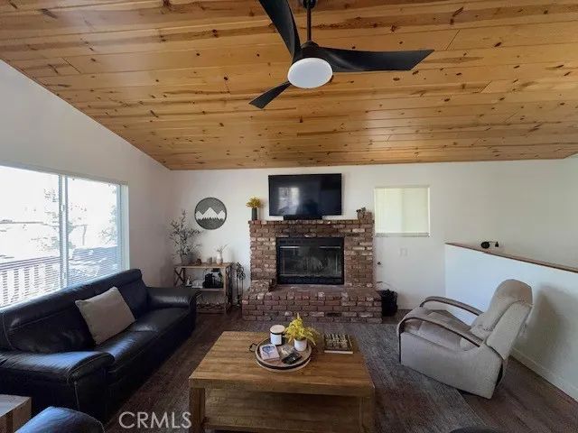 33159 Holcomb Creek, Green Valley Lake, CA 92341