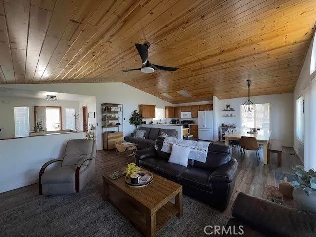 33159 Holcomb Creek, Green Valley Lake, CA 92341