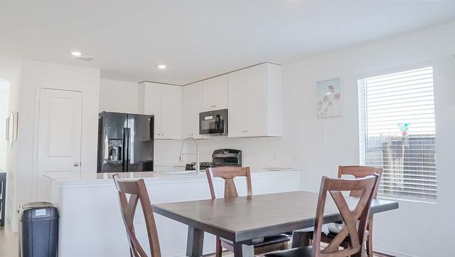 2400 Willkomen WAY, Pflugerville, TX 78660