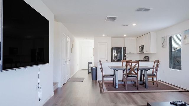 2400 Willkomen WAY, Pflugerville, TX 78660