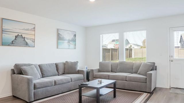 2400 Willkomen WAY, Pflugerville, TX 78660