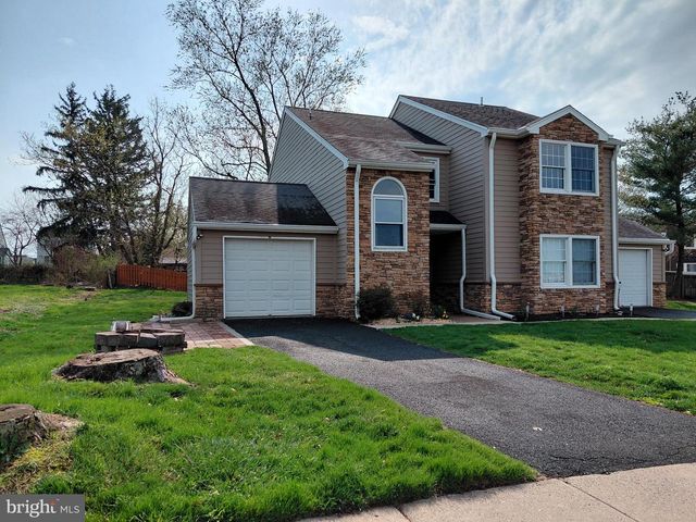 228 SPRING HOUSE LN, Telford, PA 18969