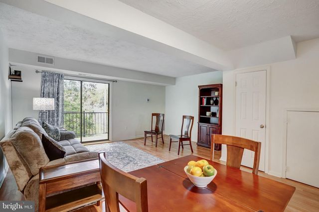 1033-B MARGATE CT, Sterling, VA 20164