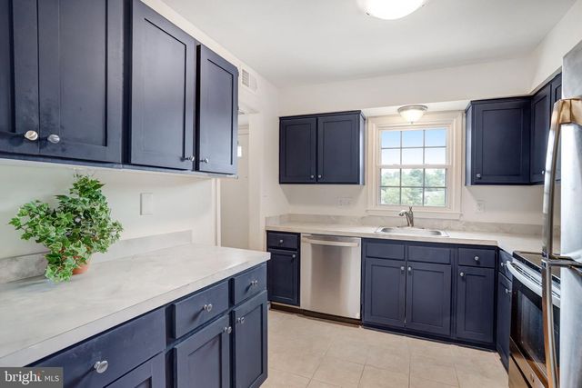 1033-B MARGATE CT, Sterling, VA 20164