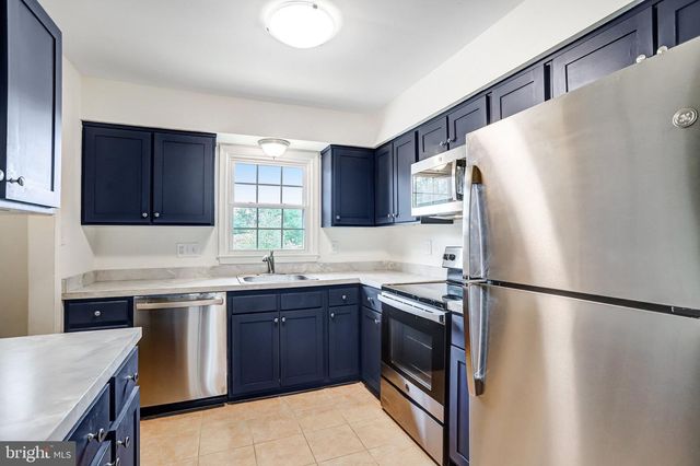 1033-B MARGATE CT, Sterling, VA 20164