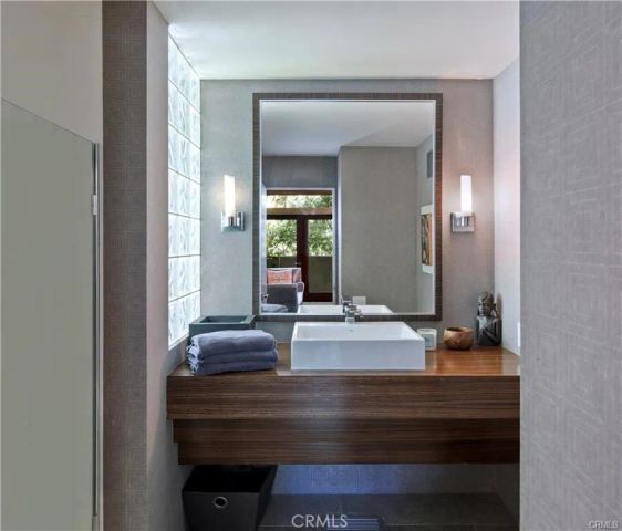 728 Rembrandt Drive, Laguna Beach, CA 92651