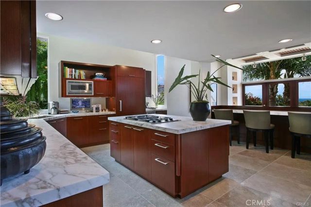 728 Rembrandt Drive, Laguna Beach, CA 92651