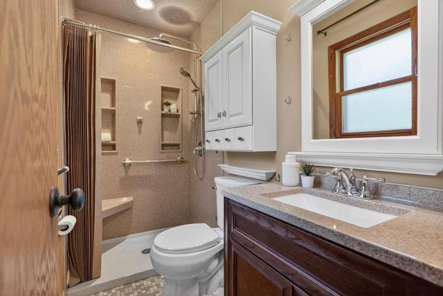 5717 Piping Rock Road, Madison, WI 53711