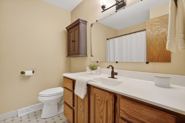 5717 Piping Rock Road, Madison, WI 53711