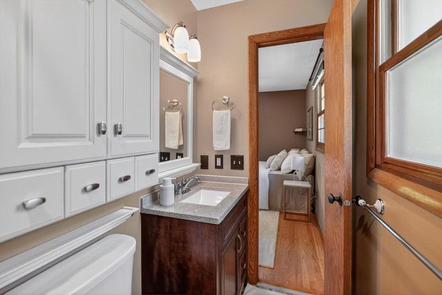 5717 Piping Rock Road, Madison, WI 53711