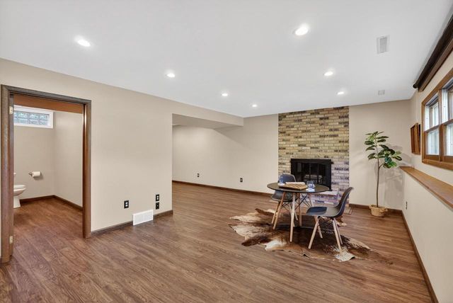5717 Piping Rock Road, Madison, WI 53711