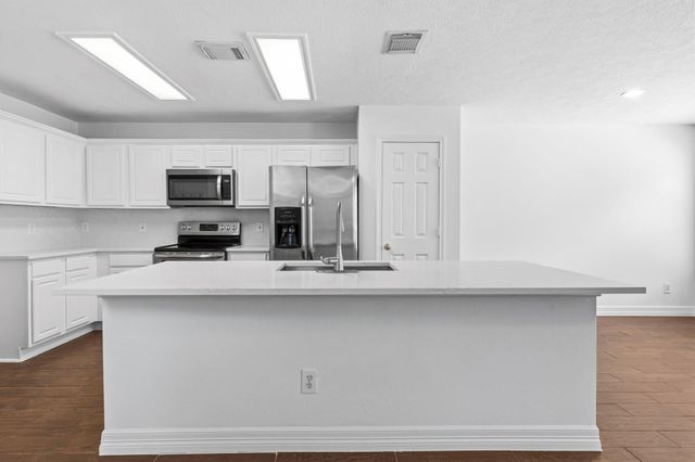 239 Blushwood Place, The Woodlands, TX 77382