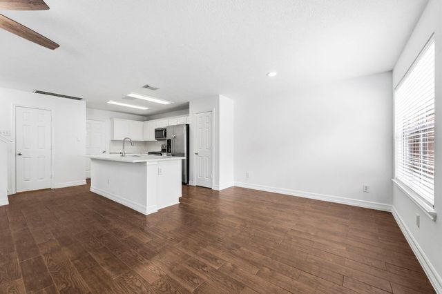 239 Blushwood Place, The Woodlands, TX 77382