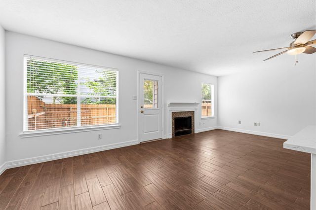 239 Blushwood Place, The Woodlands, TX 77382