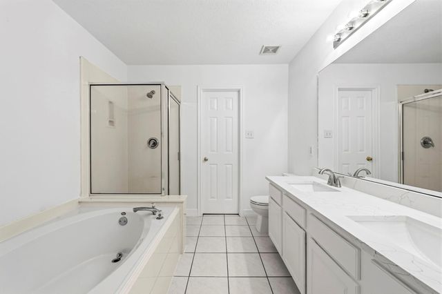 239 Blushwood Place, The Woodlands, TX 77382