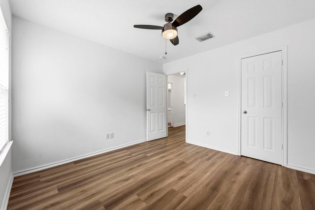 239 Blushwood Place, The Woodlands, TX 77382