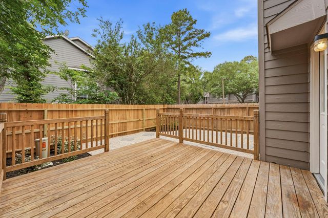 239 Blushwood Place, The Woodlands, TX 77382