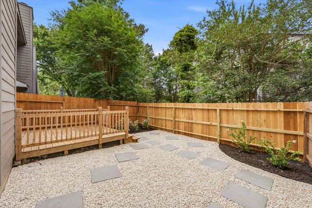 239 Blushwood Place, The Woodlands, TX 77382