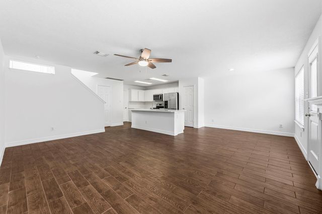 239 Blushwood Place, The Woodlands, TX 77382