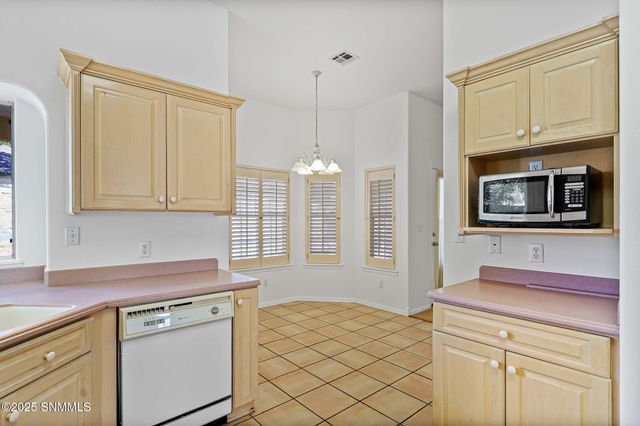 1924 Pebble Beach Road, Las Cruces, NM 88011