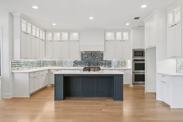 1732 Dame Lori Lane, Carrollton, TX 75010