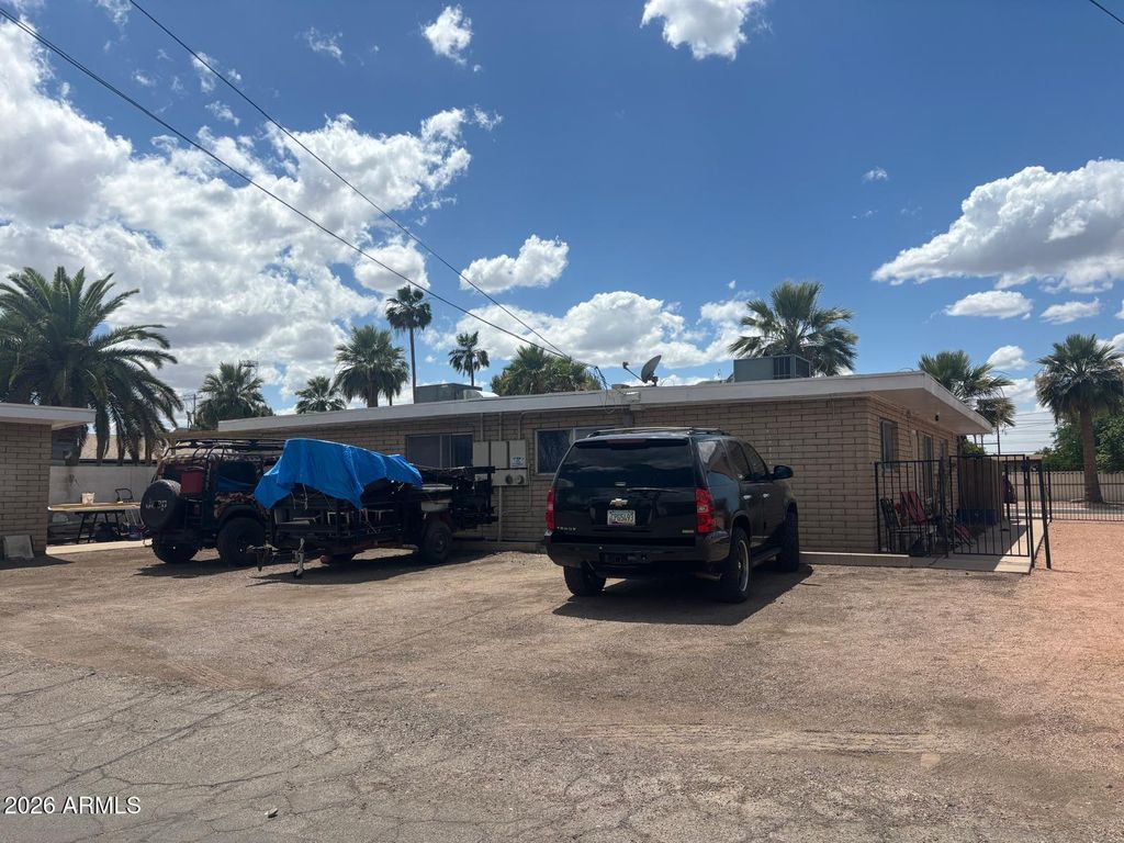 Image 8 of property listing at 3125 N 66TH Street, Scottsdale, AZ 85251