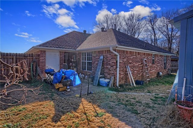 1819 E 20 Street, Russellville, AR 72802