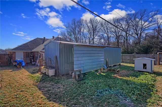 1819 E 20 Street, Russellville, AR 72802