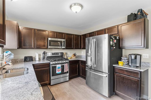 2261 Legacy Drive, Burton, MI 48519
