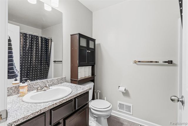 2261 Legacy Drive, Burton, MI 48519