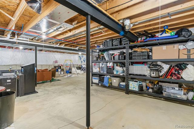 2261 Legacy Drive, Burton, MI 48519