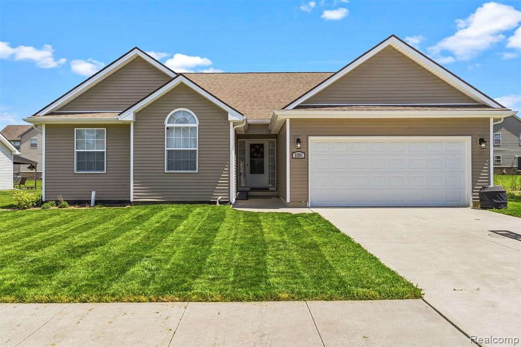 2261 Legacy Drive, Burton, MI 48519