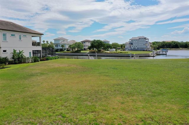 318 HARBOR VILLAGE POINT N, Palm Coast, FL 32137