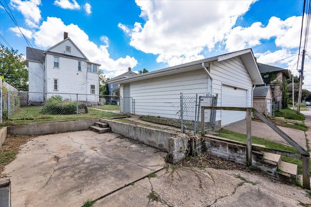1435 10th Street, Moline, IL 61265