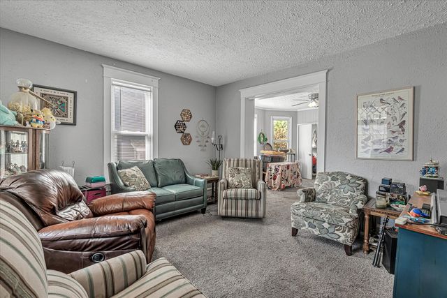 1435 10th Street, Moline, IL 61265