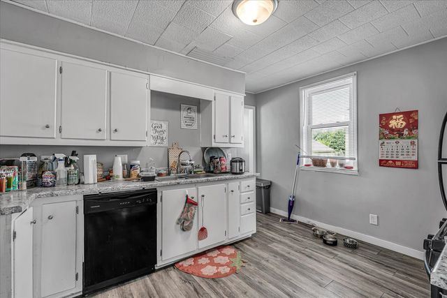 1435 10th Street, Moline, IL 61265