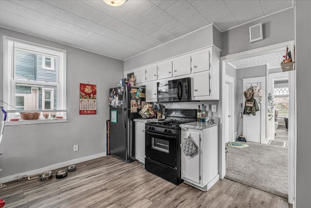 1435 10th Street, Moline, IL 61265