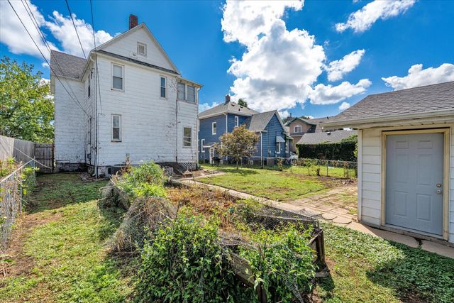 1435 10th Street, Moline, IL 61265