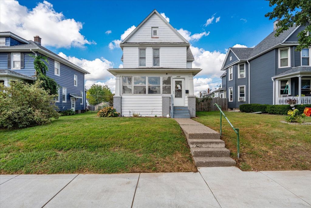 1435 10th Street, Moline, IL 61265