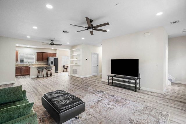 48 NW HAWTHORNE Place, Boca Raton, FL 33432