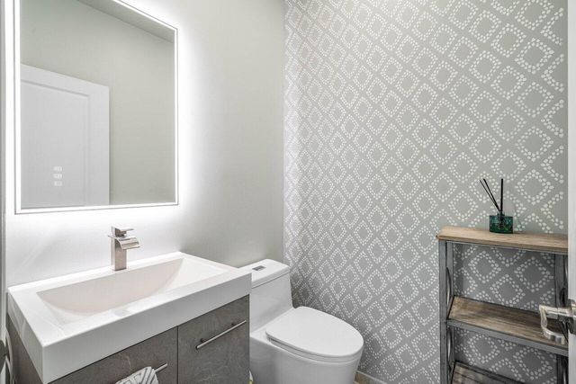 48 NW HAWTHORNE Place, Boca Raton, FL 33432