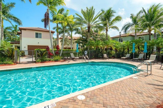 48 NW HAWTHORNE Place, Boca Raton, FL 33432