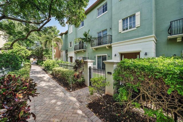 48 NW HAWTHORNE Place, Boca Raton, FL 33432