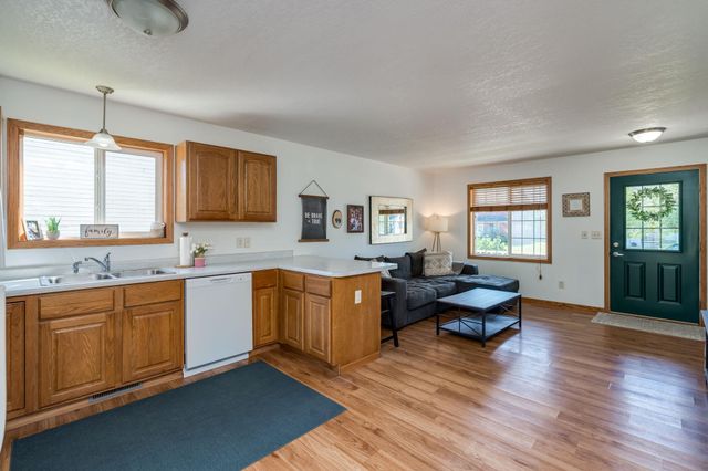 144 Savannah Court, Mankato, MN 56001