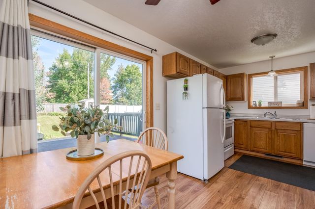 144 Savannah Court, Mankato, MN 56001