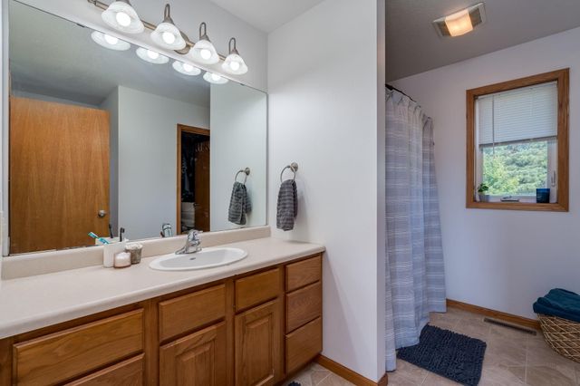 144 Savannah Court, Mankato, MN 56001