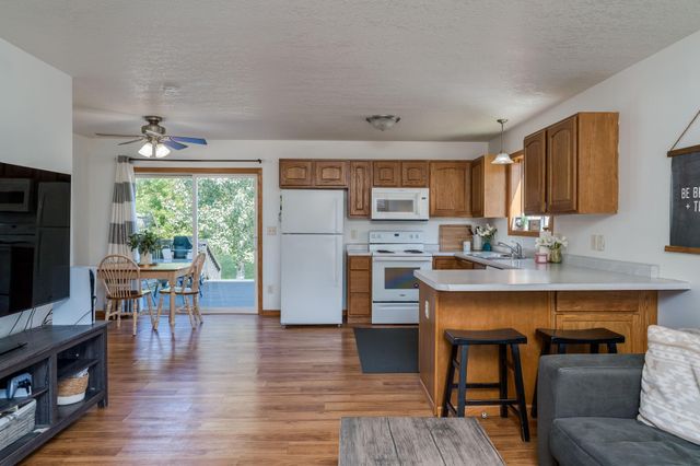 144 Savannah Court, Mankato, MN 56001
