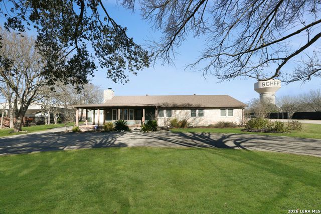 1033 E Live Oak, Schertz, TX 78154